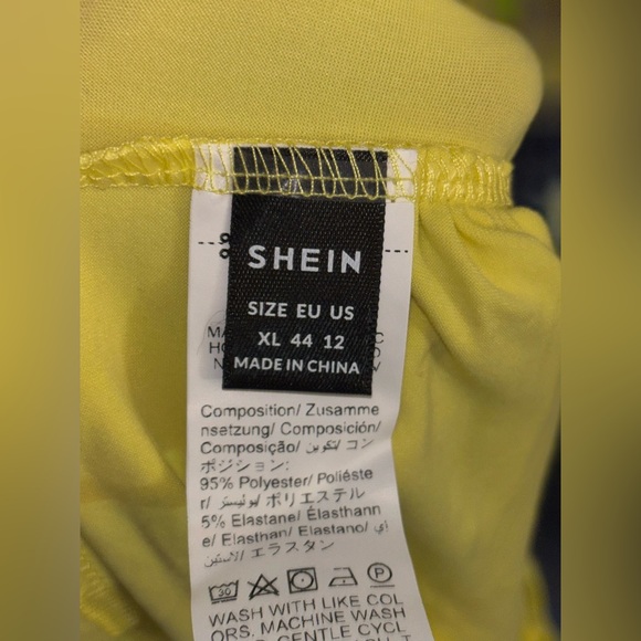 EMERY ROSE by Shein Ruched Shoulder Short Sleeve Fitted Casual T-Shirt - Picture 5 of 6